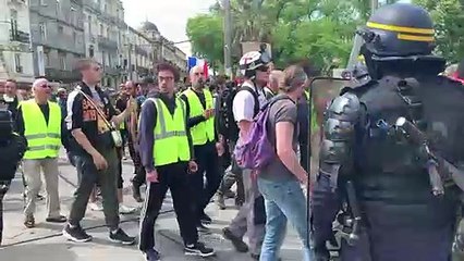 Montpellier: tensions entre "gilets jaunes" et forces de l'ordre