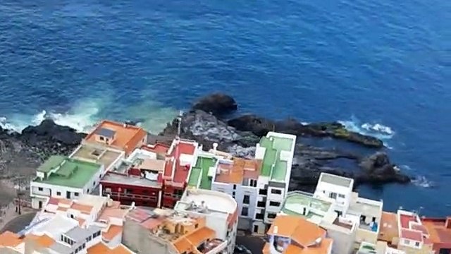 Vista aérea del vertido de aguas fecales en Puerto Santiago, en el municipio de Santiago del Teide