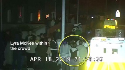 북아일랜드 여기자 총격 사망 용의자 10대 2명 체포 / YTN