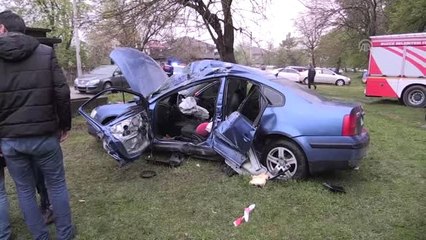 Takla Atan Otomobildeki 3 Kişi Yaralandı - Düzce