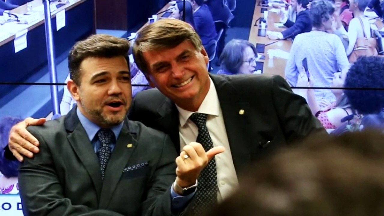 Os 100 dias do governo da serpente.
