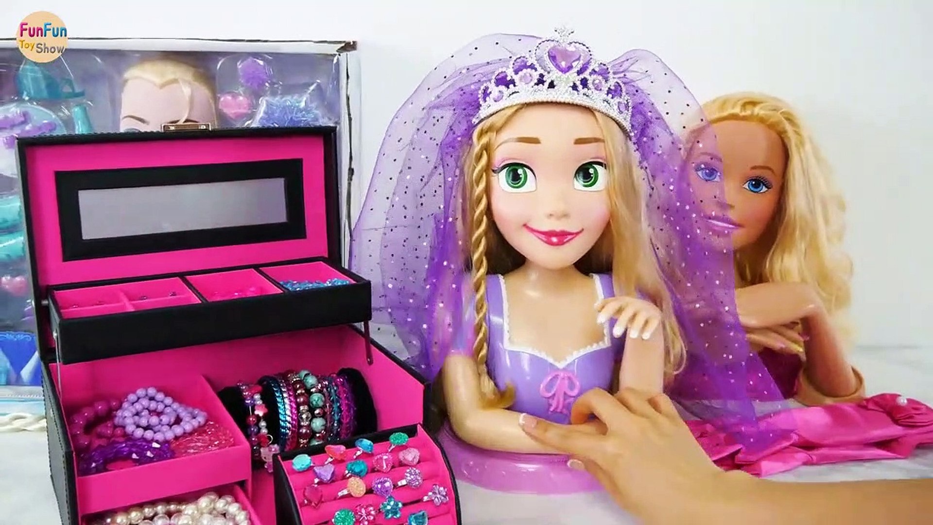 Le Géant De Barbie Elsa Tête À Coiffer Raiponce Mariée Relooking Rose Boîte  À Bijoux Boneka Barbie Boneca - Vidéo Dailymotion