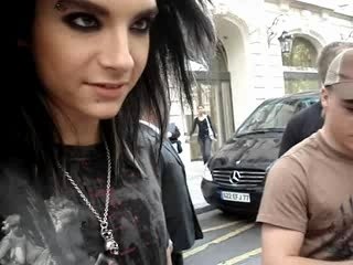 une videO ke jai faite expres pOur les fan de tOkiO hOtel