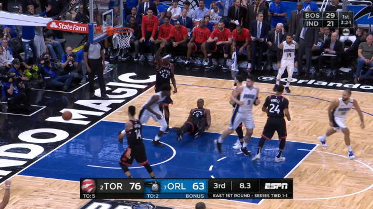 Isaac with one-handed dunk