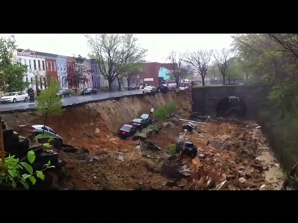 Massive landslide Caught on Camera