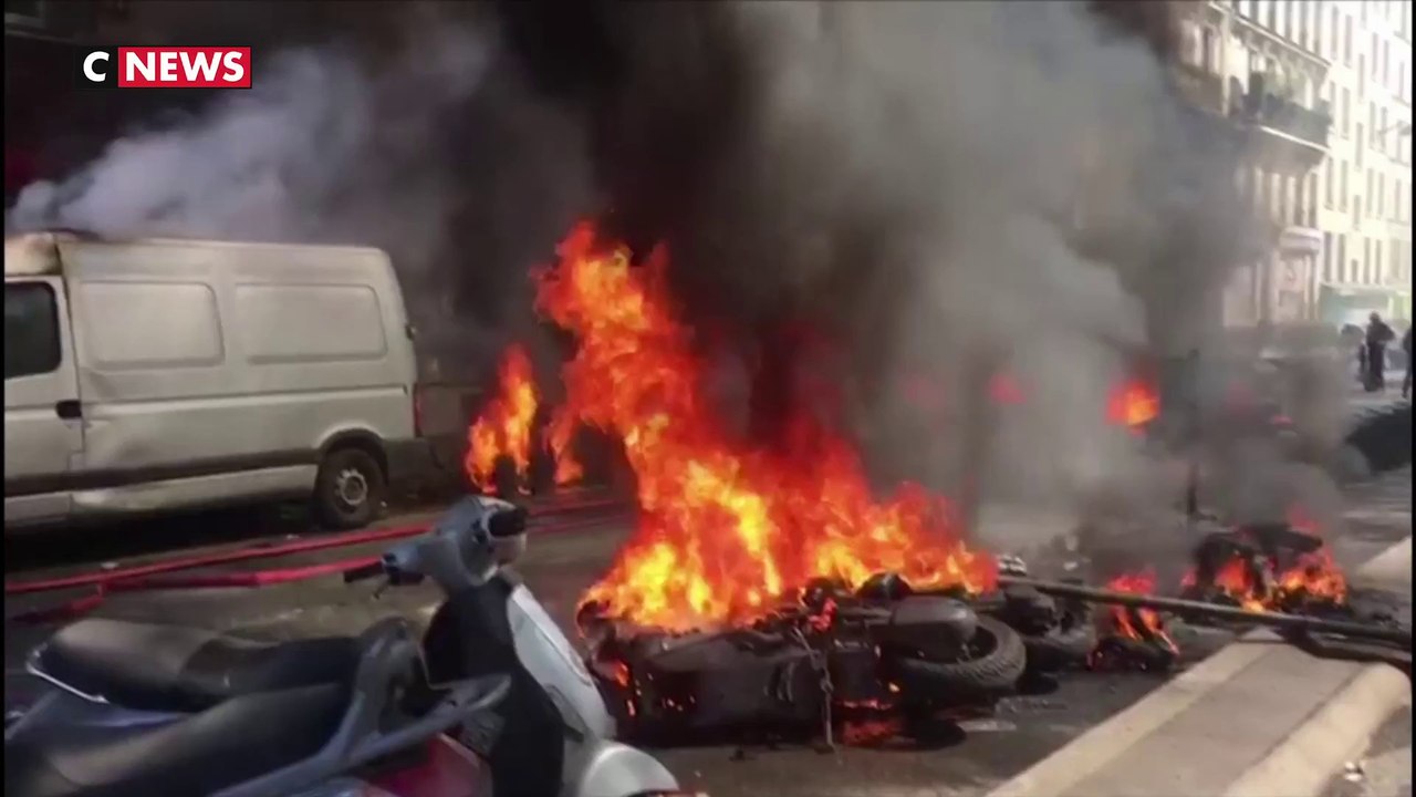 Gilets jaunes : incendies et violences sur le parcours des manifestants