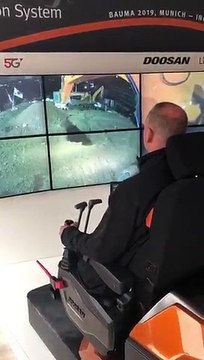 مشغل الحفّارة في ألمانيا والحفّارة في كوريا الجنوبية تعمل بواسطة تكنولوجيا اتصالات الجيل الخامس! رهيب وسرعة خيالية في نقل الأوامر!