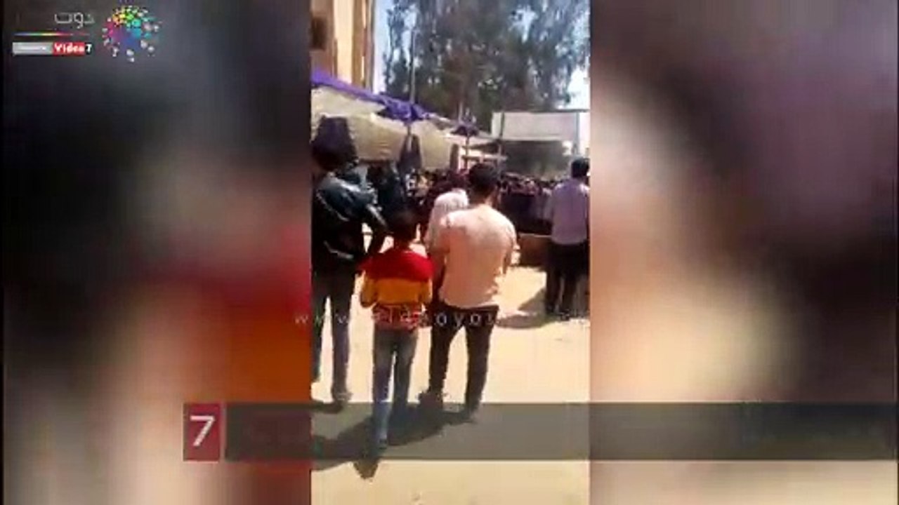 إقبال كبير للسيدات والفتيات على لجان الاستفتاء بمجمع مدراس كرداسة