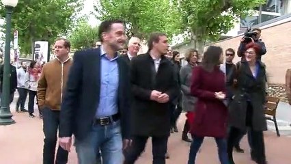 Mig centenar de veïns de Torroella de Montgrí a Arrimadas: ''Fora feixistes''