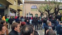 Decenas de radicales separatistas increpan a Arrimadas en un acto en Gerona: 