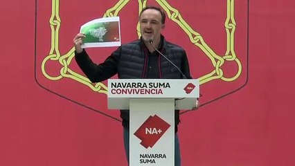 Intervención de Javier Esparza, de Navarra Suma, en el paseo de Sarasate de Pamplona