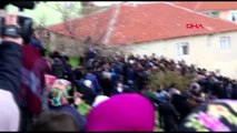 Şehit Cenazesinde Kılıçdaroğlu'na Bir Grup Tarafından Saldırı Kılıçdaroğlu'nun Beklediği Evin...