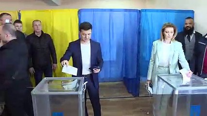 Présidentielle en Ukraine: un comédien favori face à Porochenko