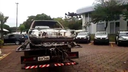 Carro furtado é encontrado incendiado em área rural
