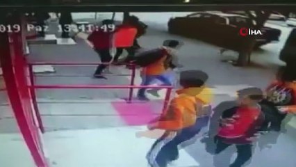 Adana'da derbi öncesi taraftarlar birbirine saldırdı