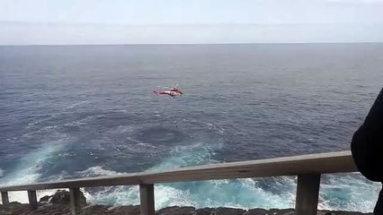 Rescate de un bañista en San Juan de la Rambla