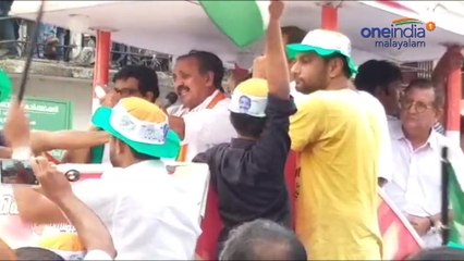 അടിച്ച് പൊളിച്ച്  കോഴിക്കോട്ടിലെ  കൊട്ടിക്കലാശം