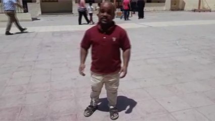 أشهر قزم في الصعيد.. الأسطورة  يدلي بصوته في الاستفتاء