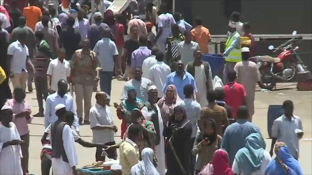 حراك سياسي ومشاورات لنقل السلطة إلى المدنيين بالسودان