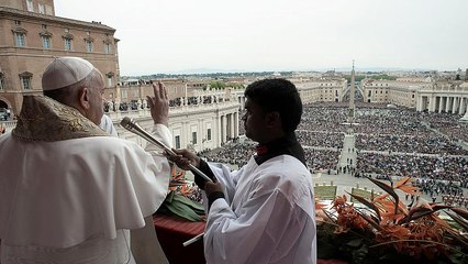 Télécharger la video: Il messaggio Pasquale del Papa 