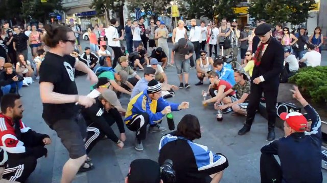 Wild dances in the historical center of Prague.