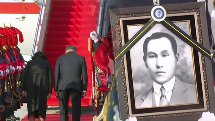 문 대통령 "독립운동가에 최고의 예우로 보답"...봉환식 직접 주재 / YTN
