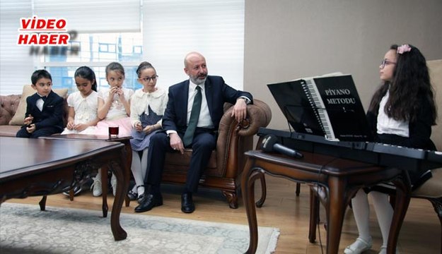 (21 Nisan 2019) BAŞKAN ÇOLAKBAYRAKDAR, KOLTUĞUNU ÇOCUKLARA DEVRETTİ