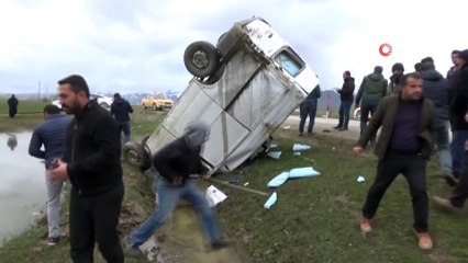 Minibüs takla attı: 2 kardeş ağır yaralandı