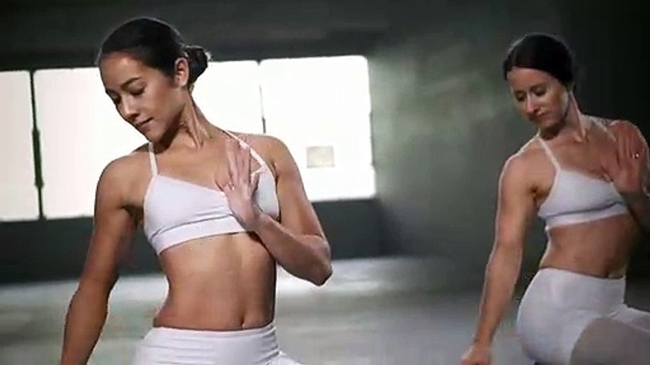 YOGA Flow Motion _ Briohny Smyth & MacKenzie Mi...