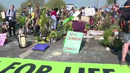 La policía de Londres arresta a activistas ecologicos