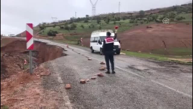 Siirt-Şırnak Kara Yolunda Heyelan