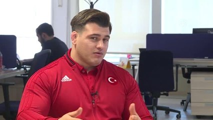 Rıza Kayaalp: "Futbol Acayip Paraların Döndüğü Bir Sektör"