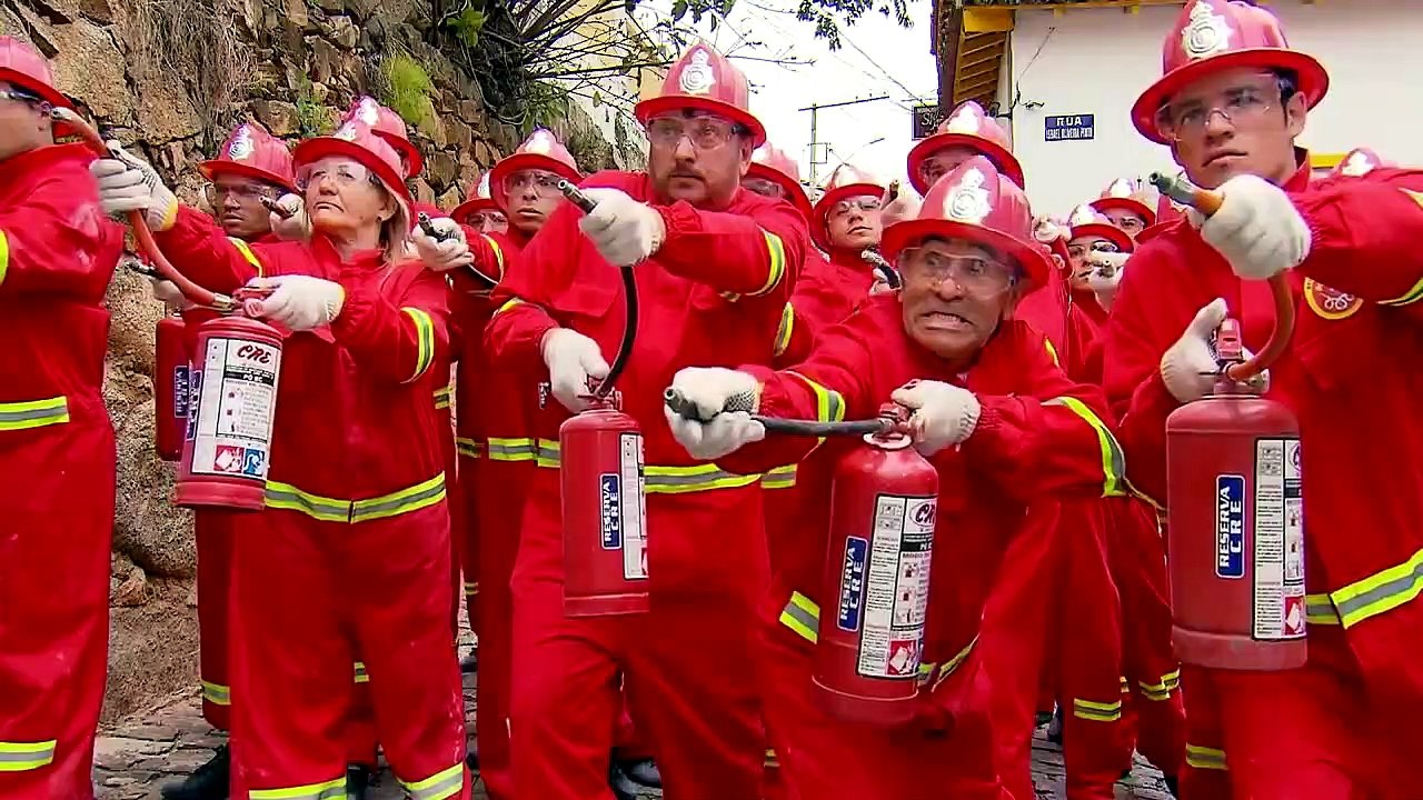Câmera Escondida: Bombeiros No Beco