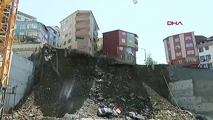 Kağıthane'de binanın çökme anı