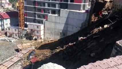 Kağıthane'de Boşaltılan Binalardan Biri Çöktü