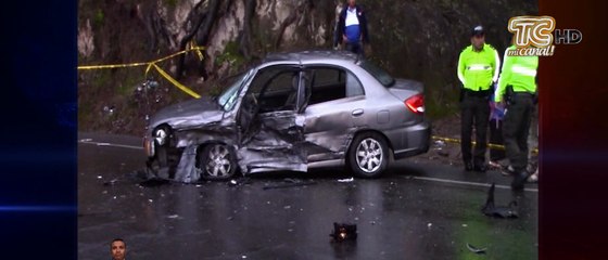 Triple choque deja 6 fallecidos y varios heridos en Chimborazo