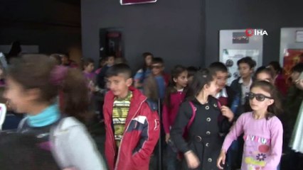 - Mardinli Marilyn Monroe’dan çocuklara 23 Nisan sürprizi