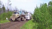 Bog Monstruos: Tirando el Deslizamiento de los Camiones del Pantano
