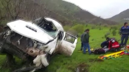 Otomobil Şarampole Devrildi: 3 Yaralı