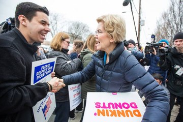 Elizabeth Warren Unveils $640 Billion College Debt Forgiveness Plan