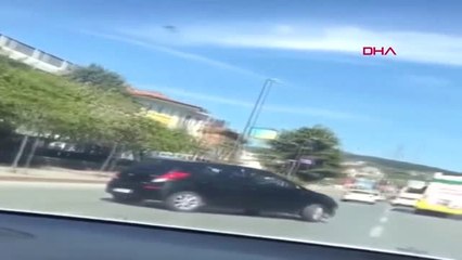 İstanbul- - Üsküdar'da Trafik Magandalarının Tehlikeli Hareketleri Kamerada