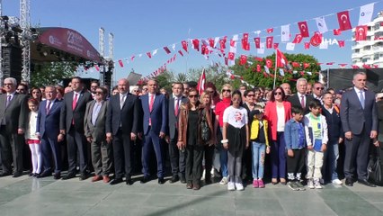 Küçük valinin ilk talimatı emniyet kemeri tokası oldu