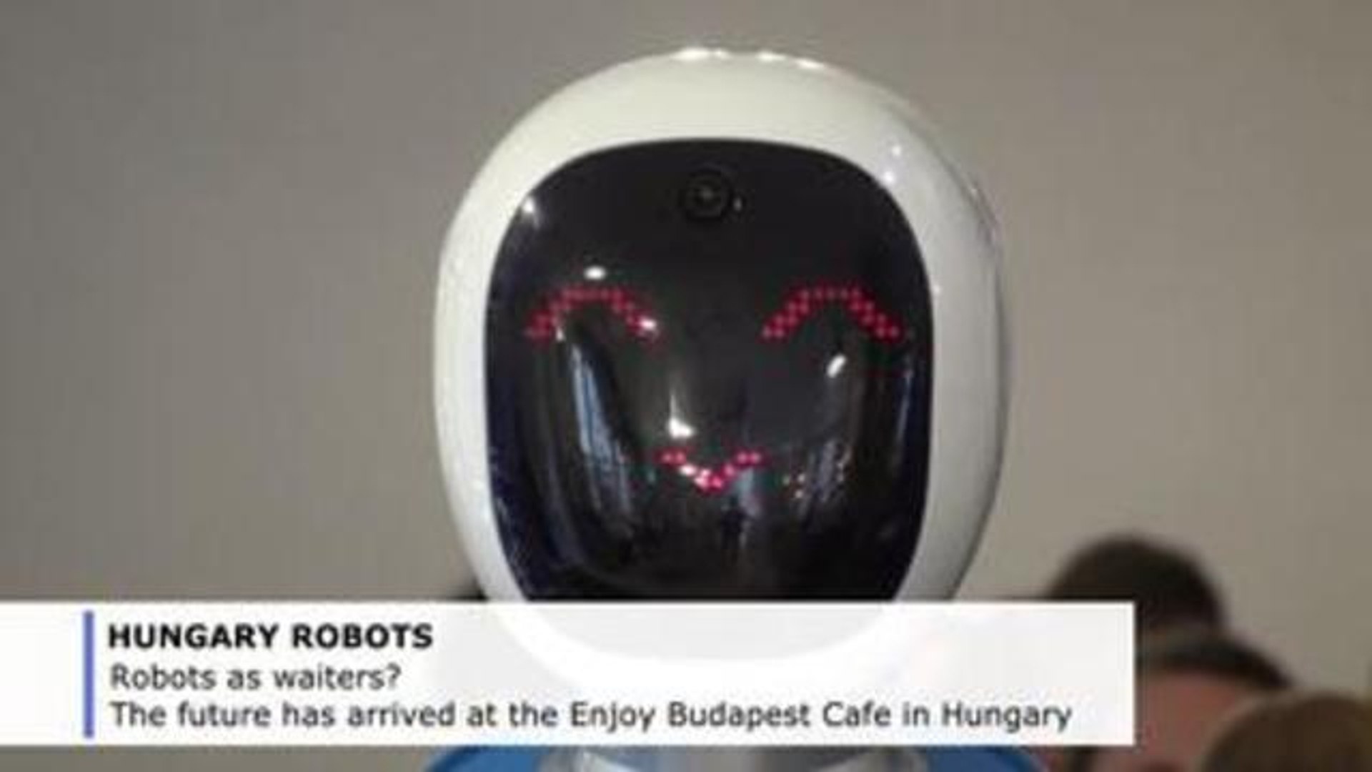 Robot waiters? In a cafe in Budapest androids are serving the orders -  Vídeo Dailymotion