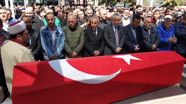 Asansör boşluğuna düşerek ölen genç polis toprağa verildi