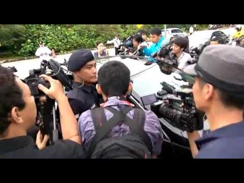 Ketibaan Kedutaan Indonesia di Mahkamah Sesyen Sepang.