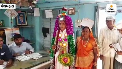 લબકઝબક લાઈટવાળો સાફો પહેરીને વરરાજો મતદાન કરવા પહોંચ્યો