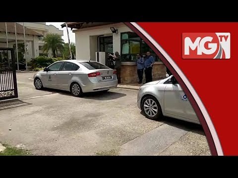 Empat anggota polis tiba ambil keterangan Tun M