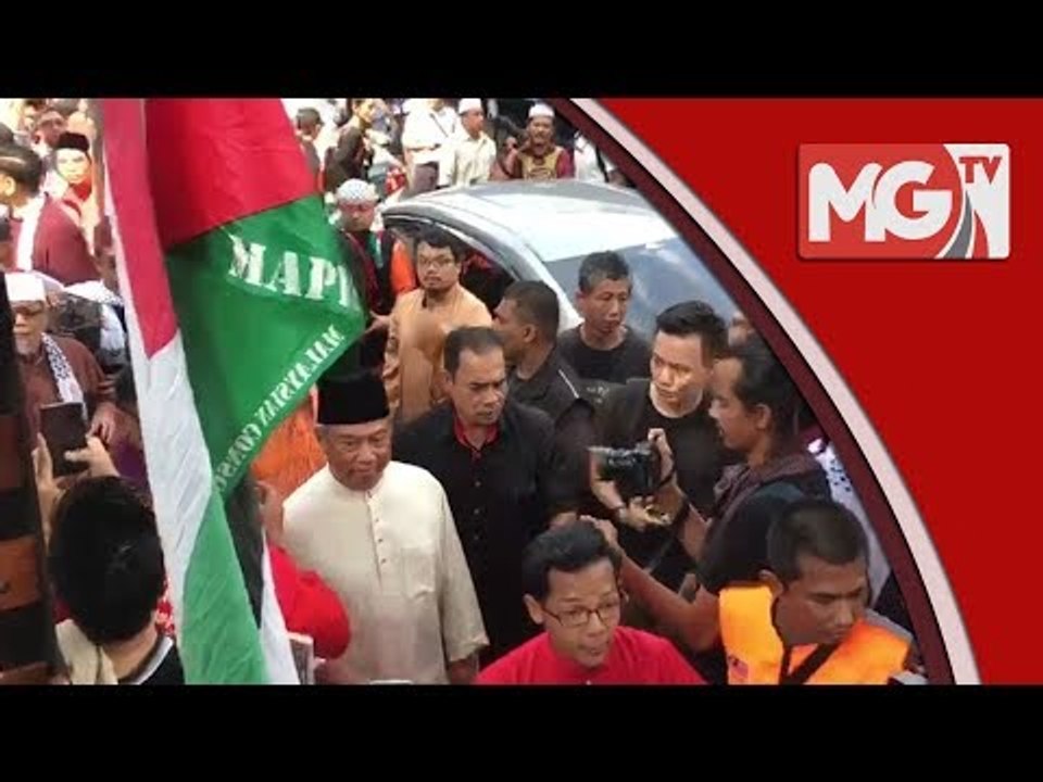 Lebih 500 berarak ke Kedutaan AS bantah Trump