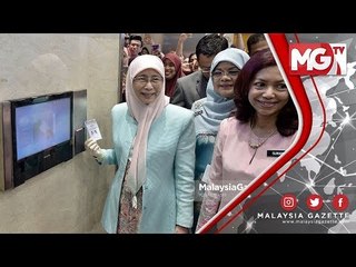 Wan Azizah Mula Bertugas di KPWKM