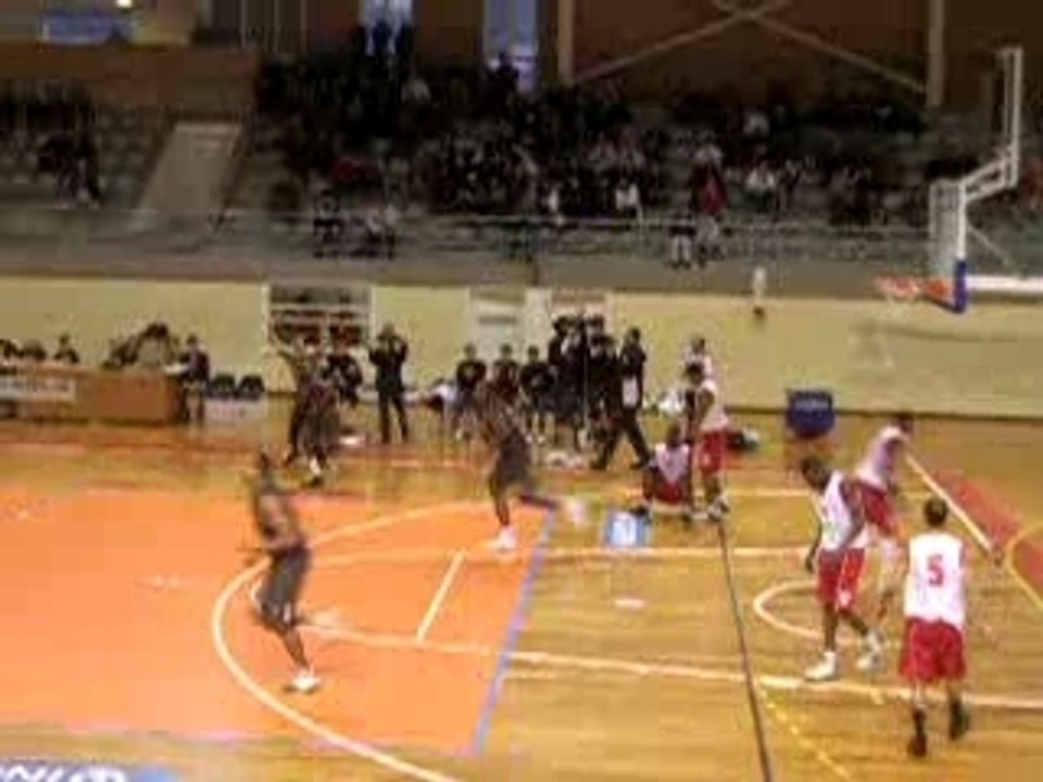 Vitória 80 - 76 Fisica